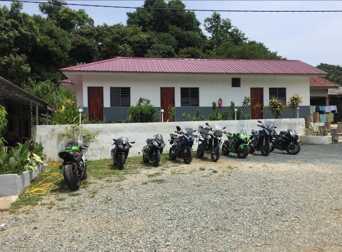 كُوالا تاهان Dtahan Motel Taman Negara المظهر الخارجي الصورة