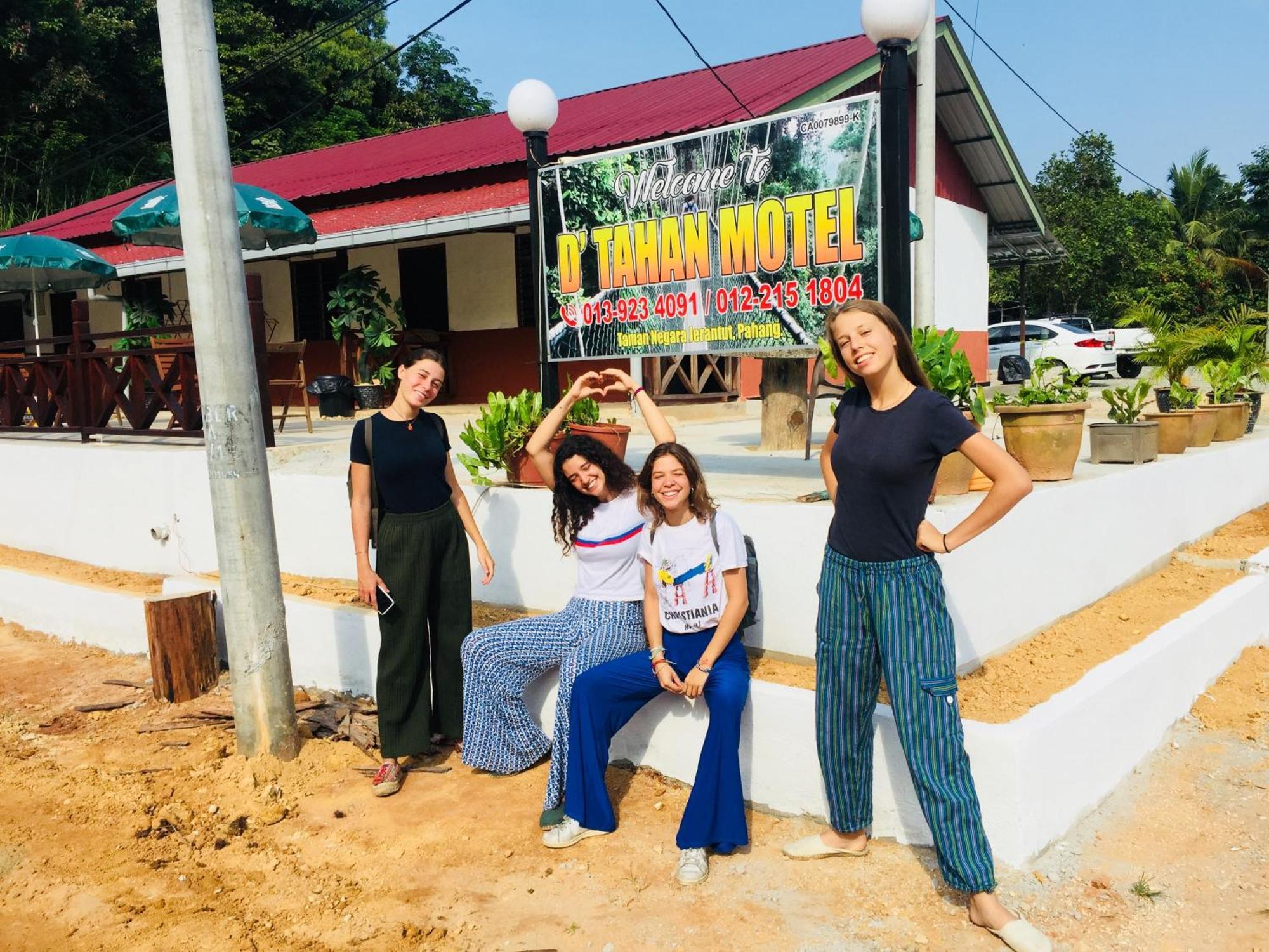 كُوالا تاهان Dtahan Motel Taman Negara المظهر الخارجي الصورة